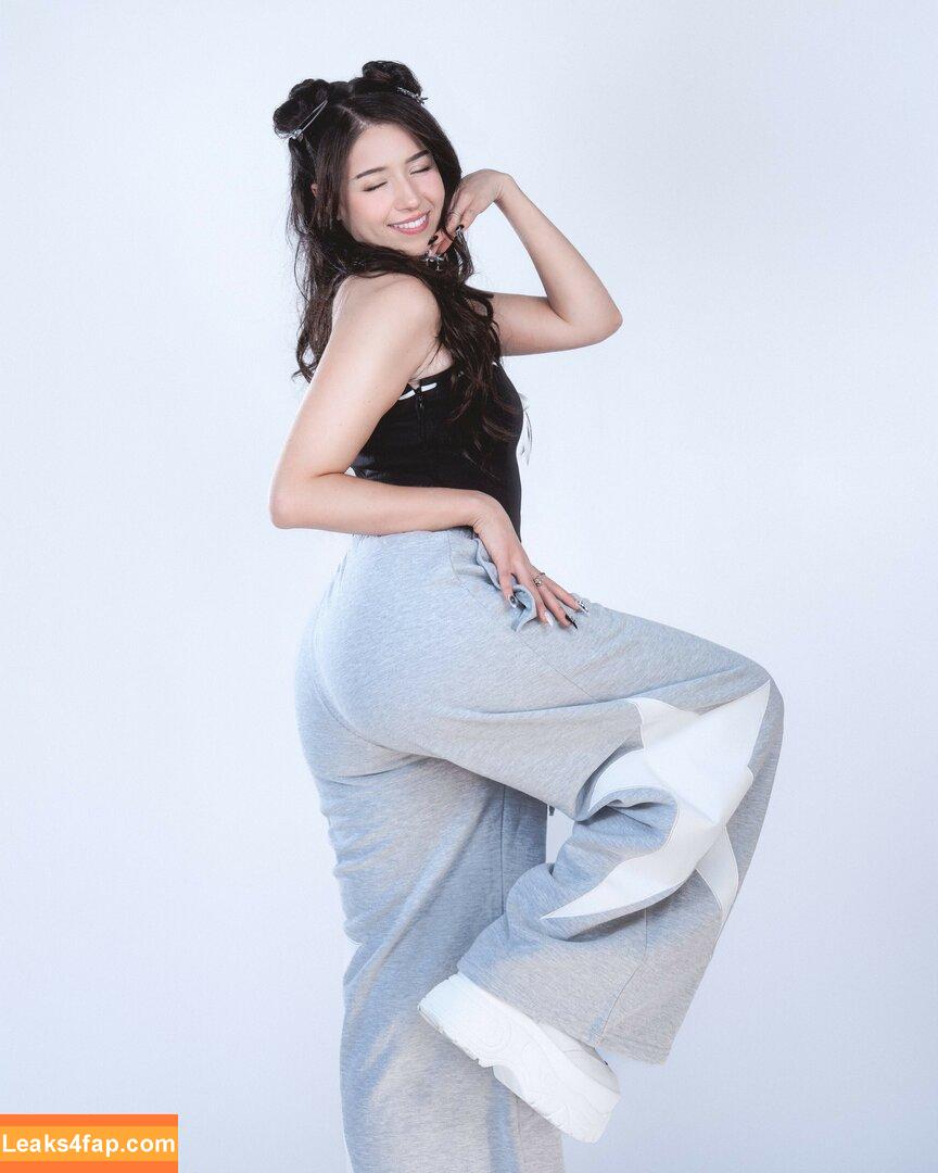 Pokimane / pokimanelol / pokinaneonlyfan leaked photo photo #0285