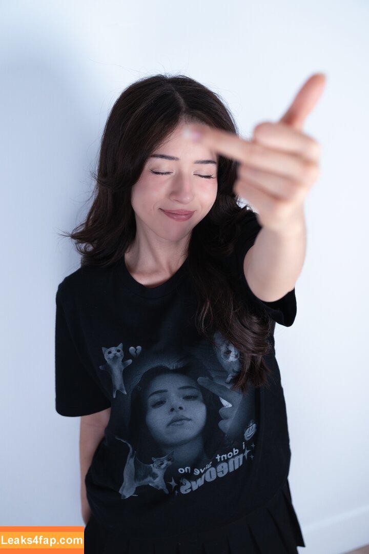 Pokimane / pokimanelol / pokinaneonlyfan leaked photo photo #0293