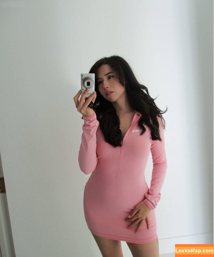 Pokimane / pokimanelol / pokinaneonlyfan leaked photo photo #0311