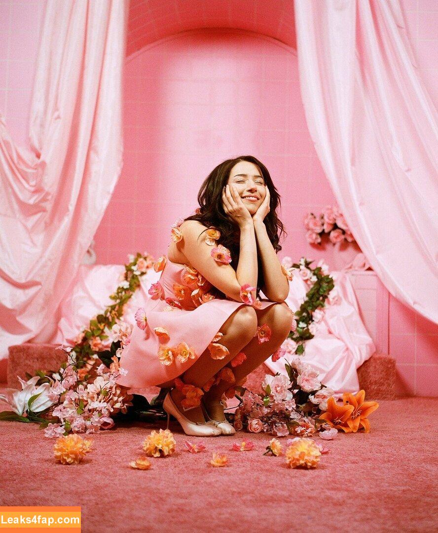 Pokimane / pokimanelol / pokinaneonlyfan leaked photo photo #0327