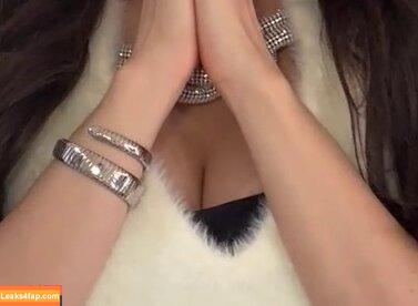 Pokimane / pokimanelol / pokinaneonlyfan leaked photo photo #0331