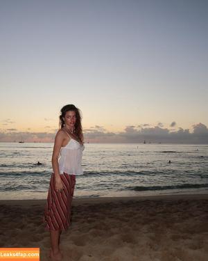 Sylvia Snyders photo #0002