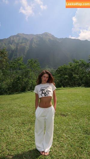 Sylvia Snyders photo #0035