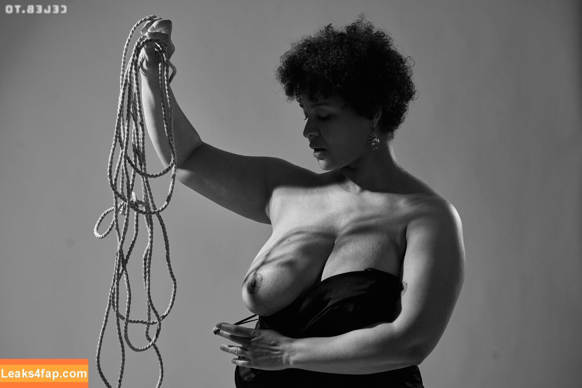 191107 /  слитое фото фото #1426