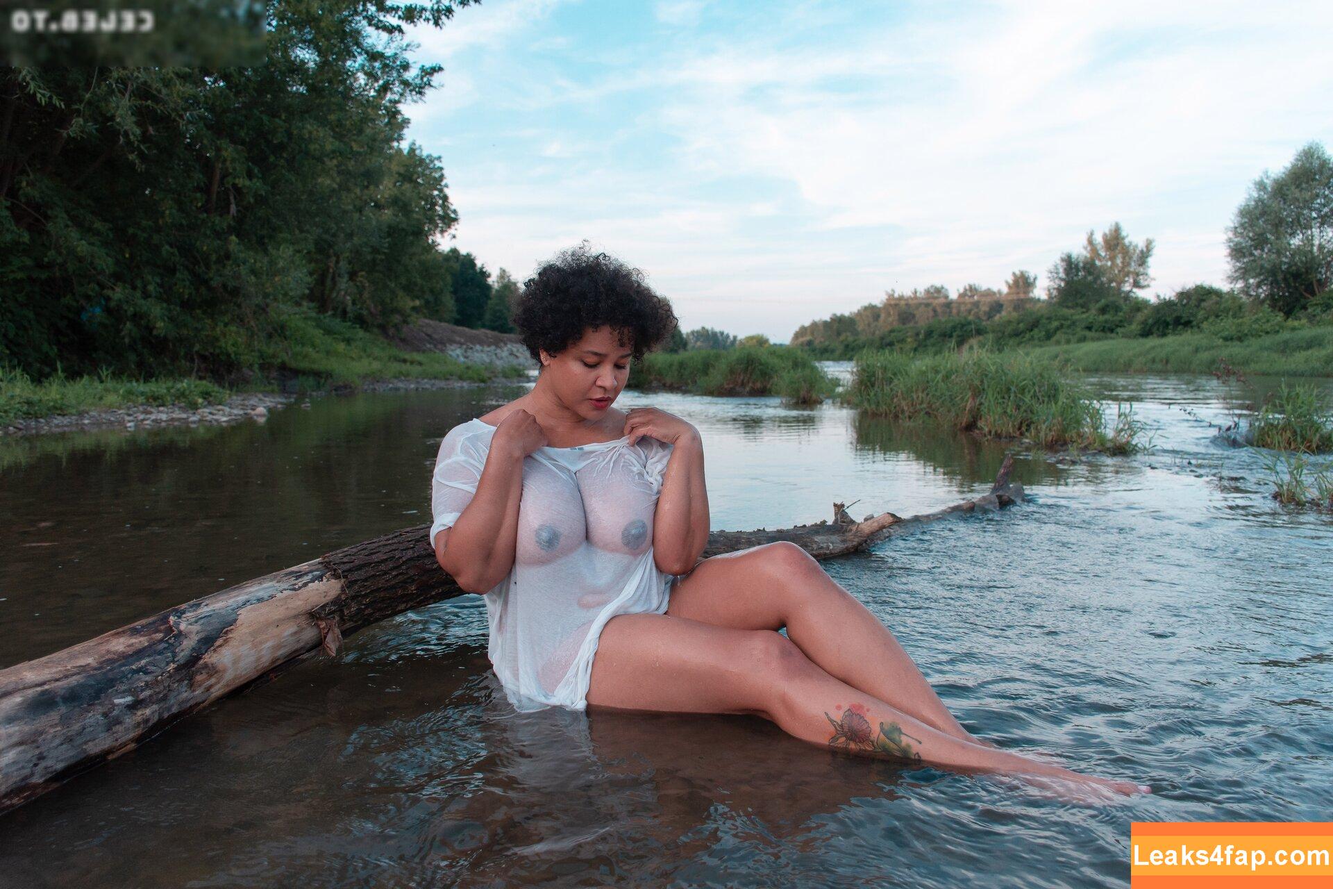 191107 /  leaked photo photo #1455