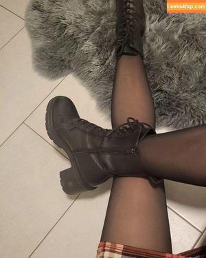 19th_nylon_lady82 photo #0029