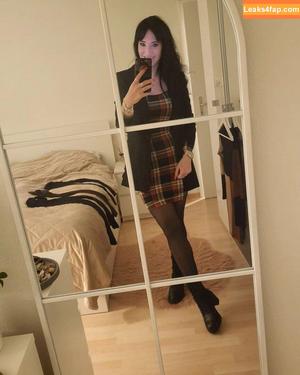 19th_nylon_lady82 photo #0030