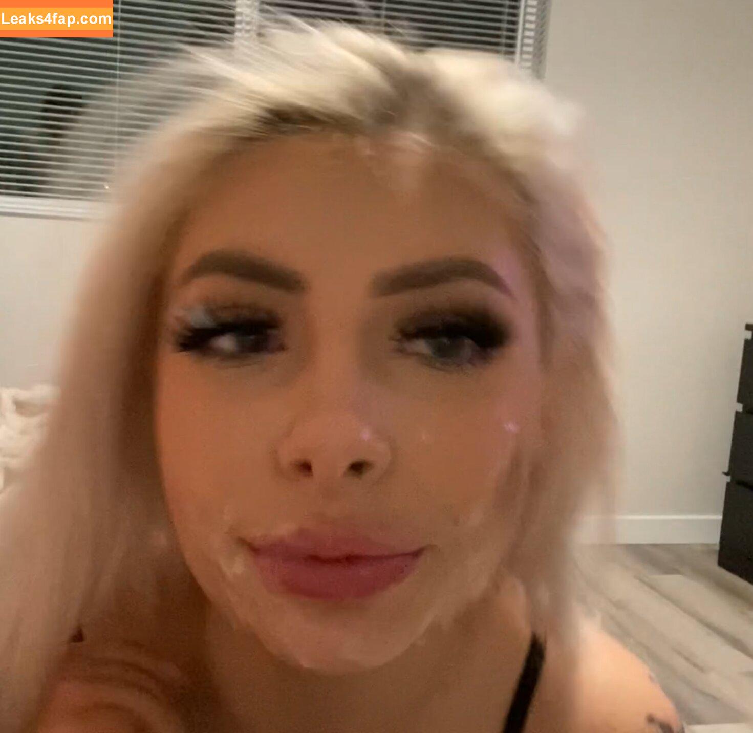 AbiVorhies / https: / queenabiv / queenabiv.xo leaked photo photo #0019