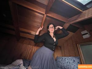 allieoops photo #0025