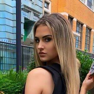 Amelia Bell photo #0026