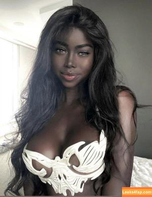 amirawest photo #0008