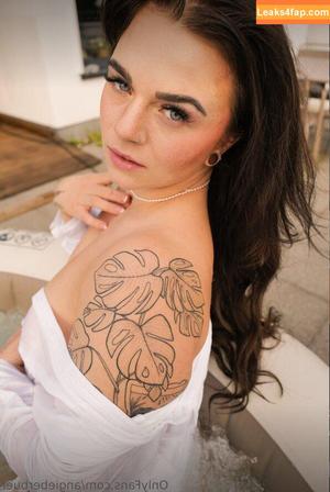 Angie Berbuer photo #0001