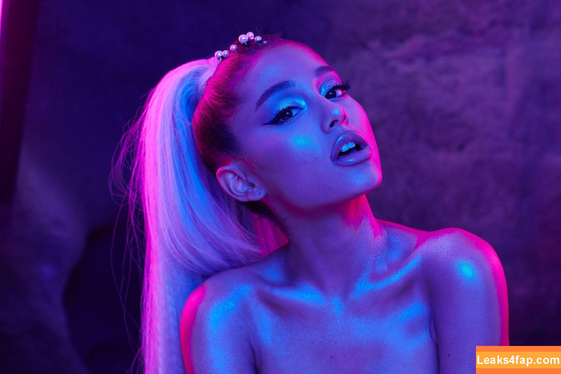 Ariana Grande / arianagrande / biancasotelo14 слитое фото фото #0401
