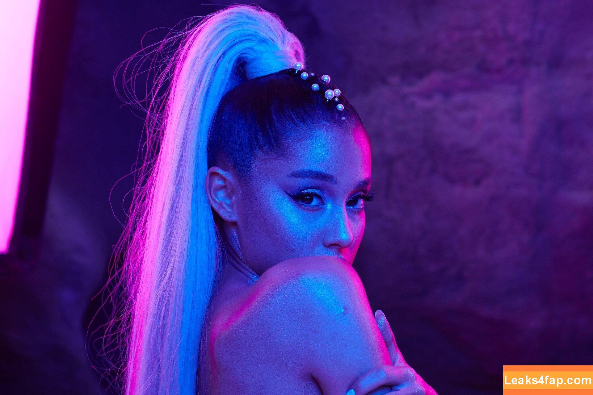 Ariana Grande / arianagrande / biancasotelo14 слитое фото фото #0404