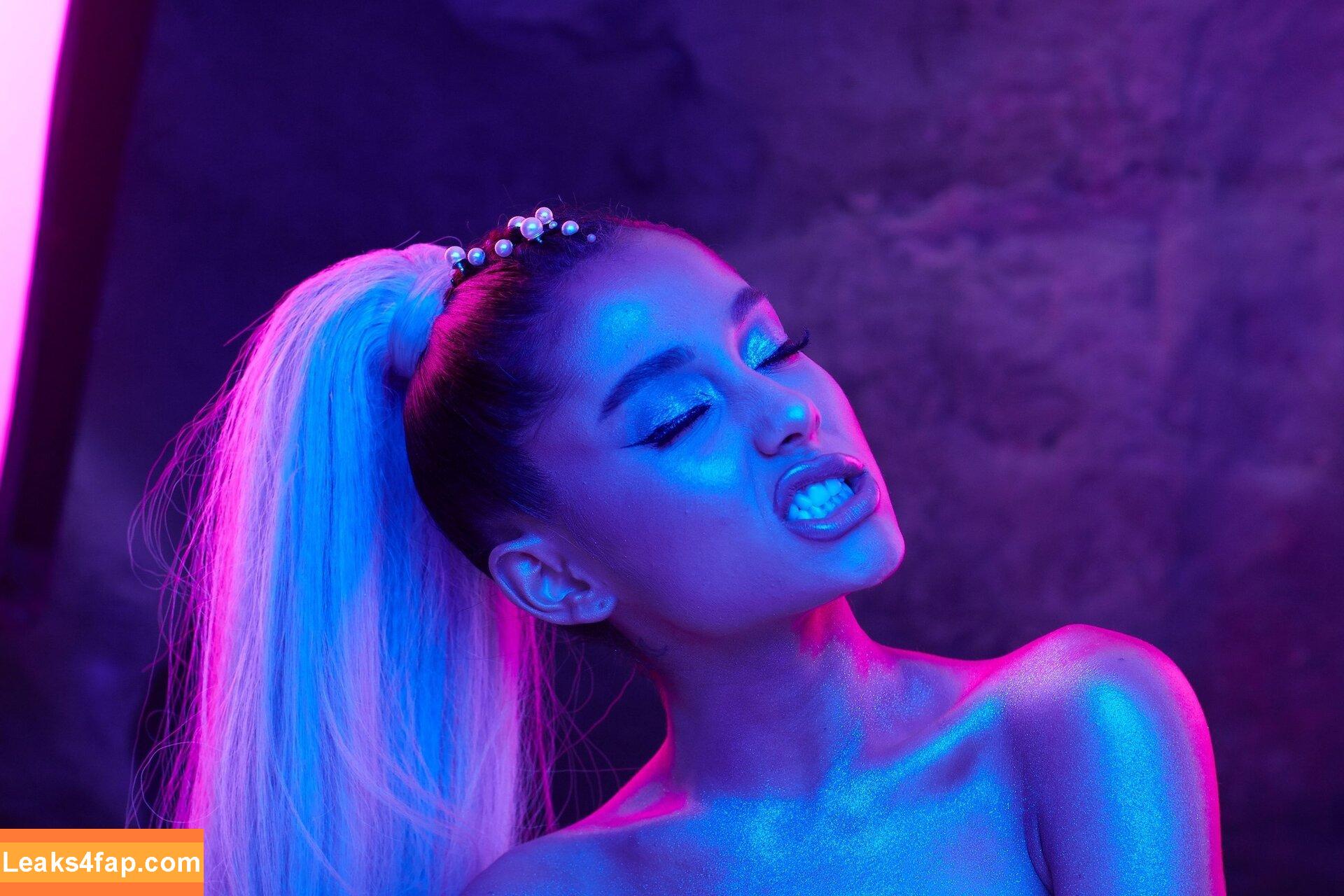 Ariana Grande / arianagrande / biancasotelo14 слитое фото фото #0405