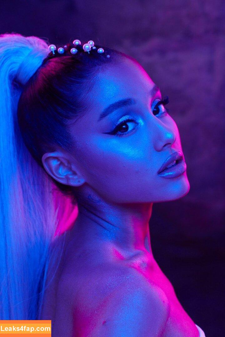 Ariana Grande / arianagrande / biancasotelo14 слитое фото фото #0406