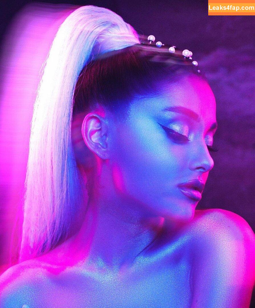 Ariana Grande / arianagrande / biancasotelo14 слитое фото фото #0407
