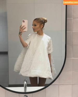 Ariana Grande photo #0238