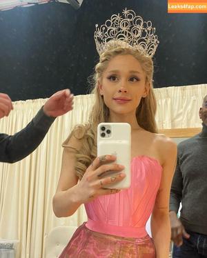 Ariana Grande photo #0331
