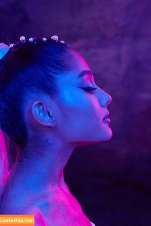 Ariana Grande photo #0402
