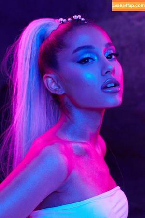 Ariana Grande photo #0432