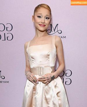 Ariana Grande photo #0459