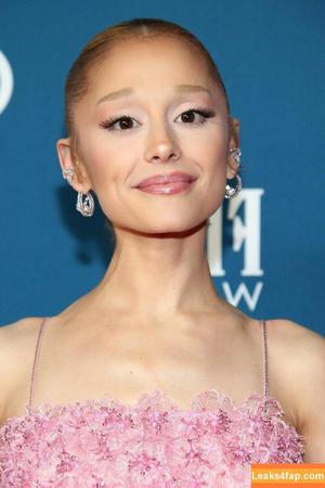 Ariana Grande photo #0571