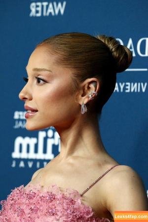 Ariana Grande photo #0573