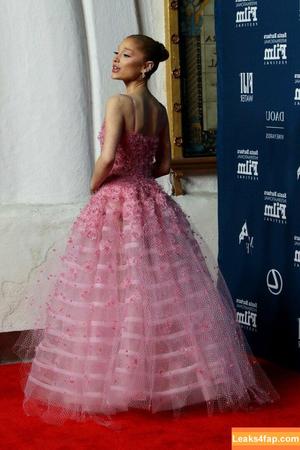 Ariana Grande photo #0577