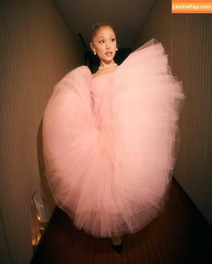 Ariana Grande photo #0633
