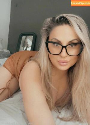 Baddiemi photo #0105