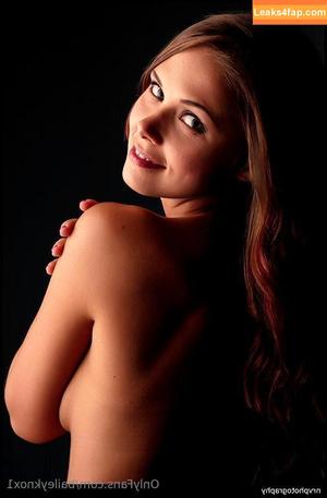 baileyknox1 photo #0027