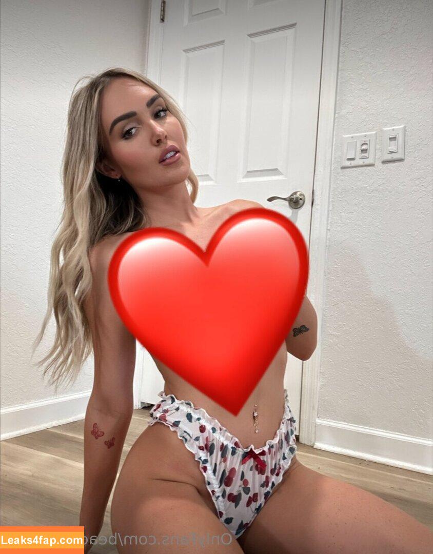 beachbarbiiee /  leaked photo photo #0010