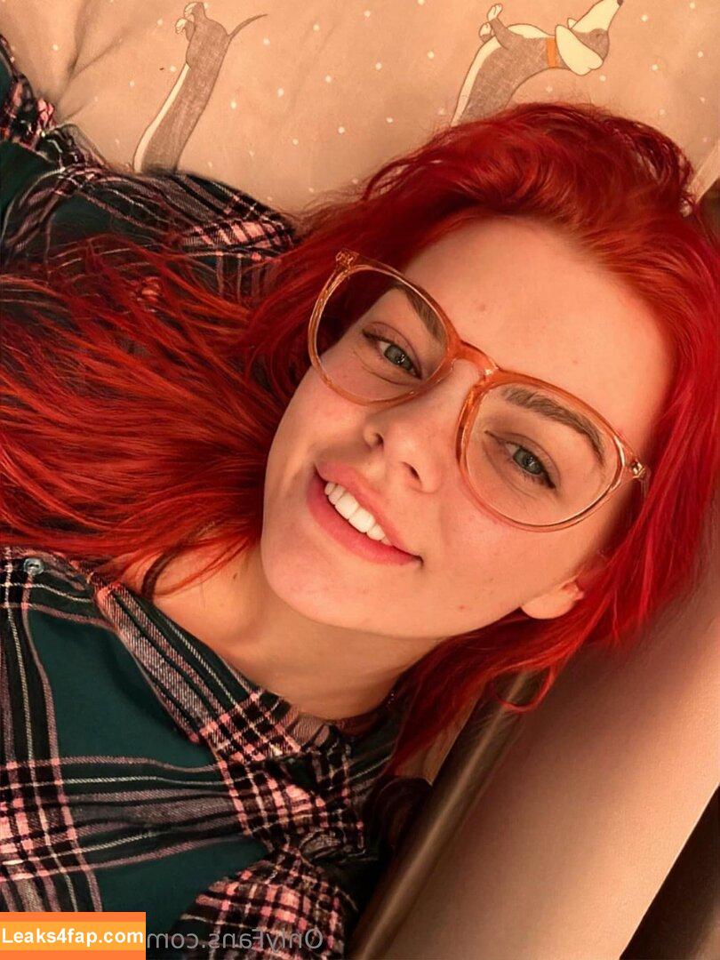 beckymil2 / beckymil1_ leaked photo photo #0029