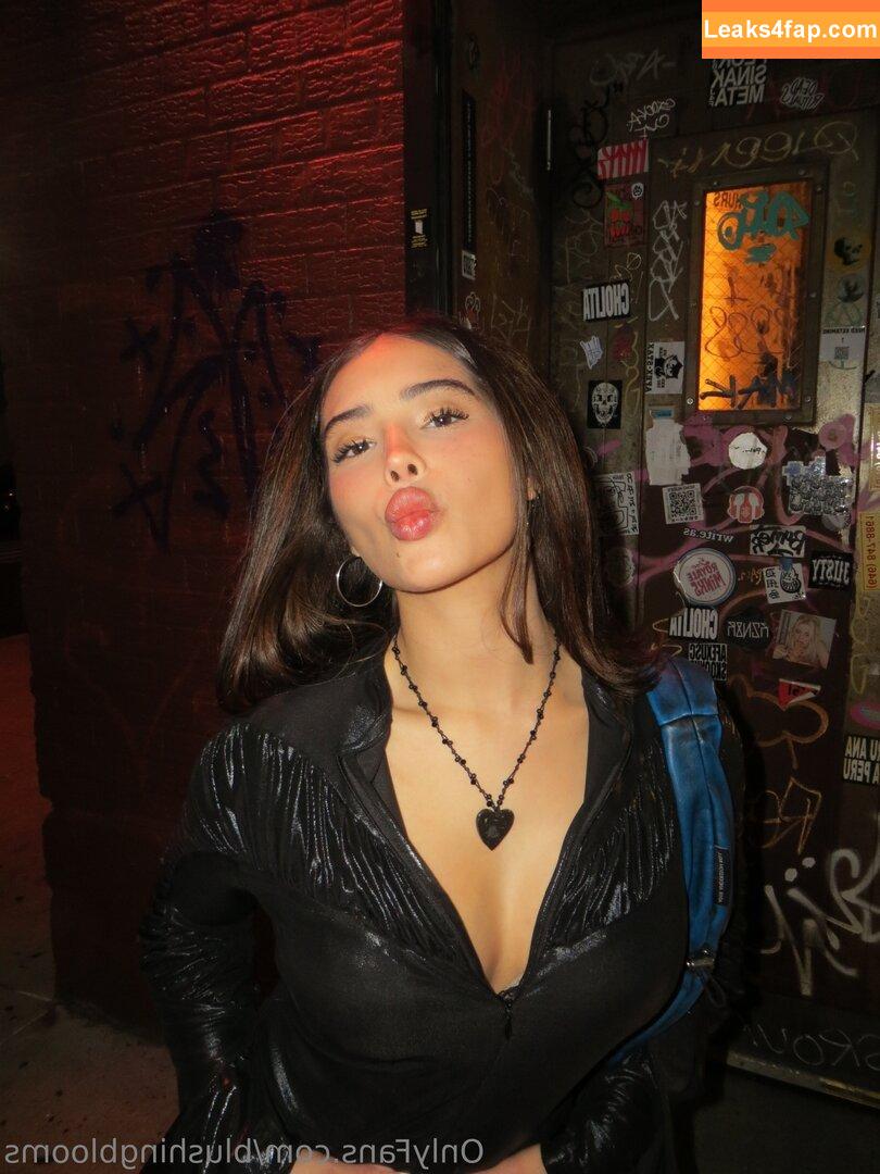 blushingblooms /  leaked photo photo #0007