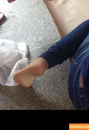 Candid Feet фото #0018