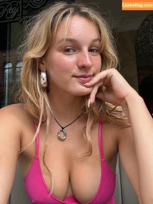 Carly Jane photo #0021
