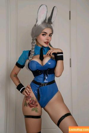 Christina Fink photo #0057
