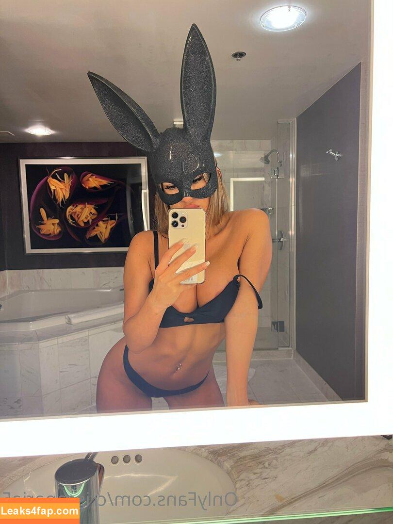 Cristina Gilabert Benito / criscanaria5 leaked photo photo #0008