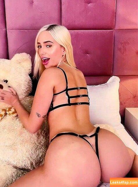Daniela Tabares / LillySullivan / danitabares06 / danitabaresb / danitabaresbb / sofiamariana leaked photo photo #0110