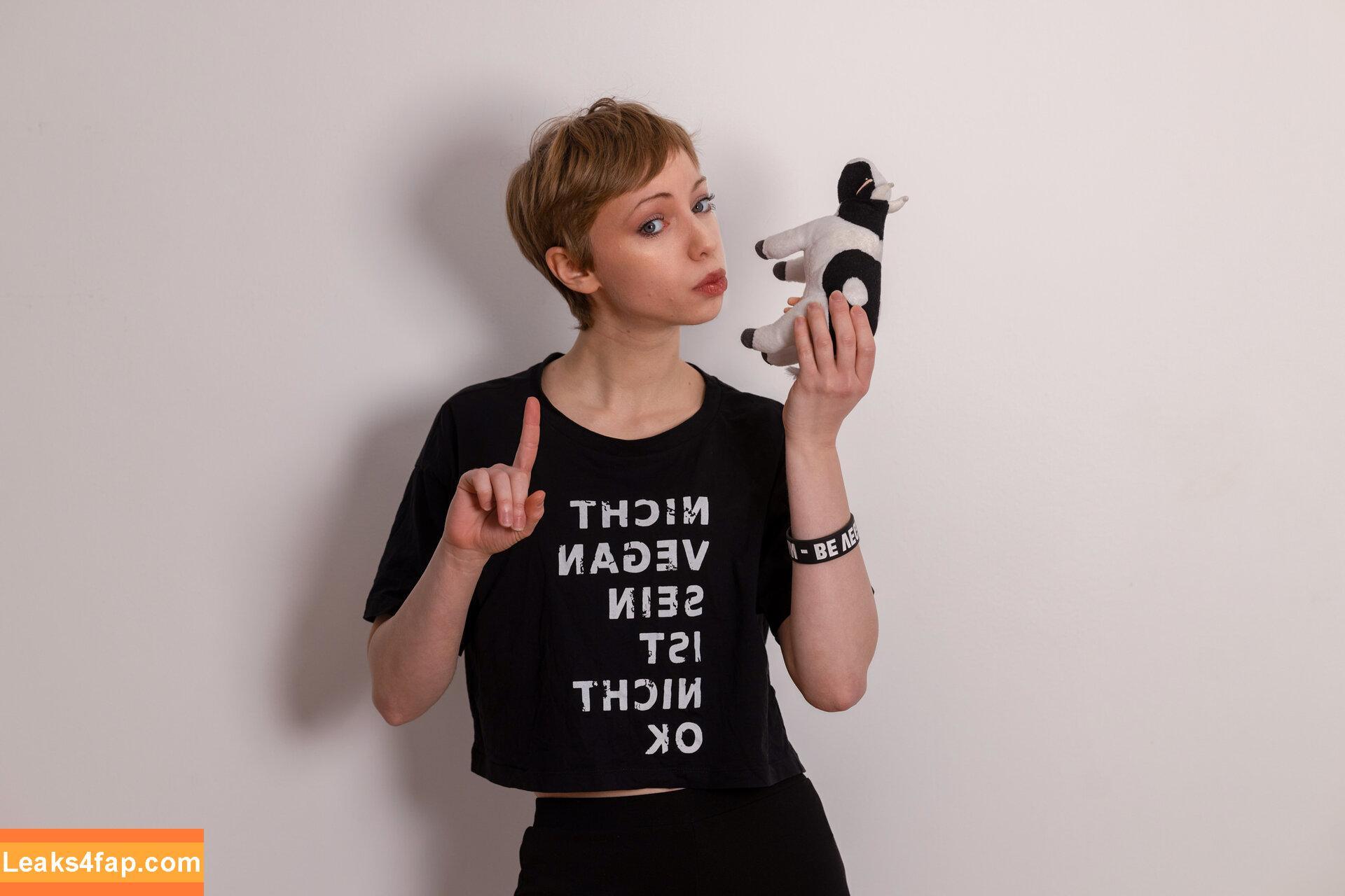 diewildeveganerin /  leaked photo photo #0031