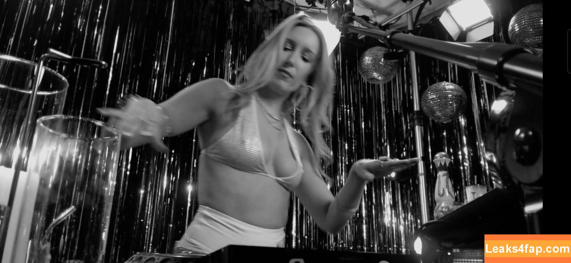 djmissshelton /  leaked photo photo #0011
