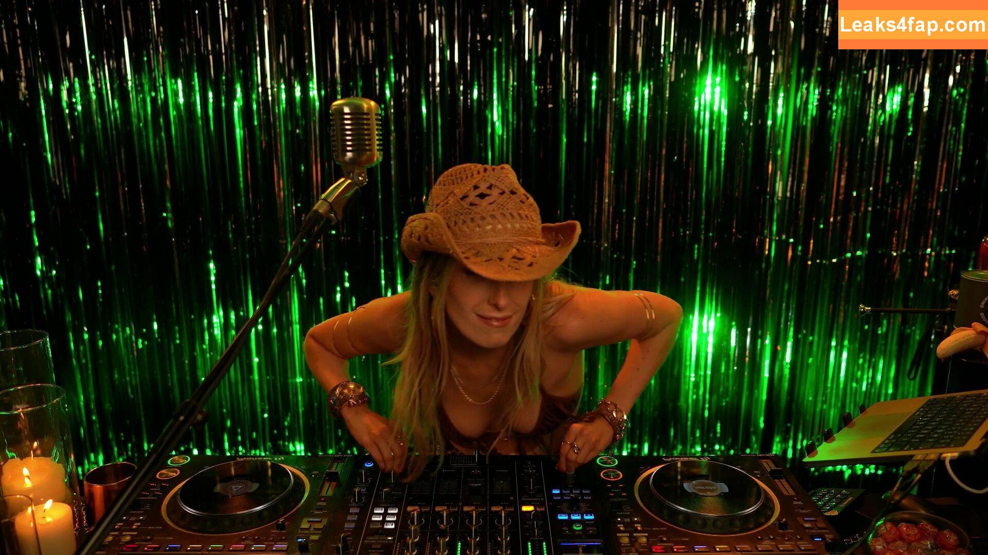 djmissshelton /  leaked photo photo #0017