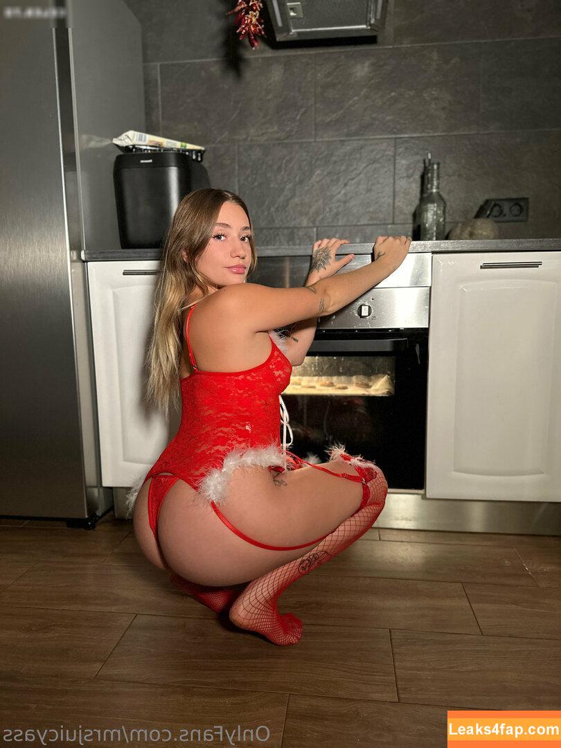 Elizabeth Sanchez / ElizabethSancho / lizzysancho / mrsjuicyass / sanchezjuicyfeet leaked photo photo #0122