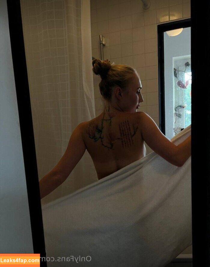 emilia.tt / emiliaa.tt leaked photo photo #0017