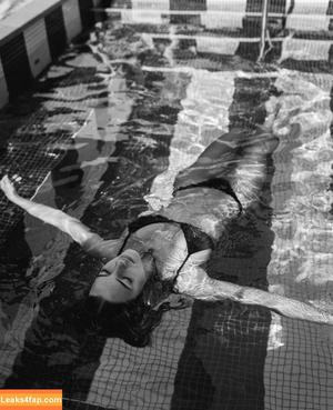 Emily Feld photo #0080