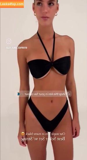 Emily Feld photo #0099