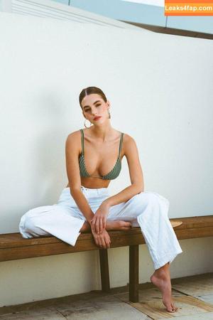 Emily Feld photo #0378