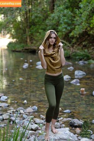 Emily Feld photo #0508