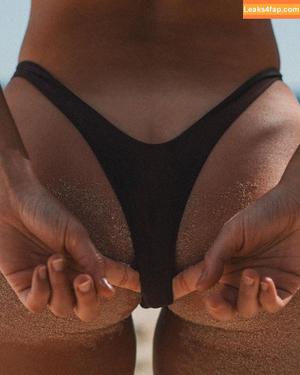 Emily Feld photo #0549